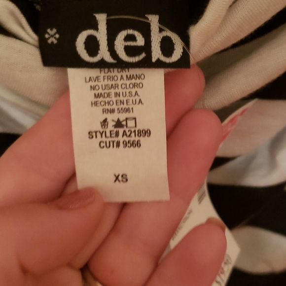 Adorable black and white striped 'deb' xs shirt - Picture 7 of 7